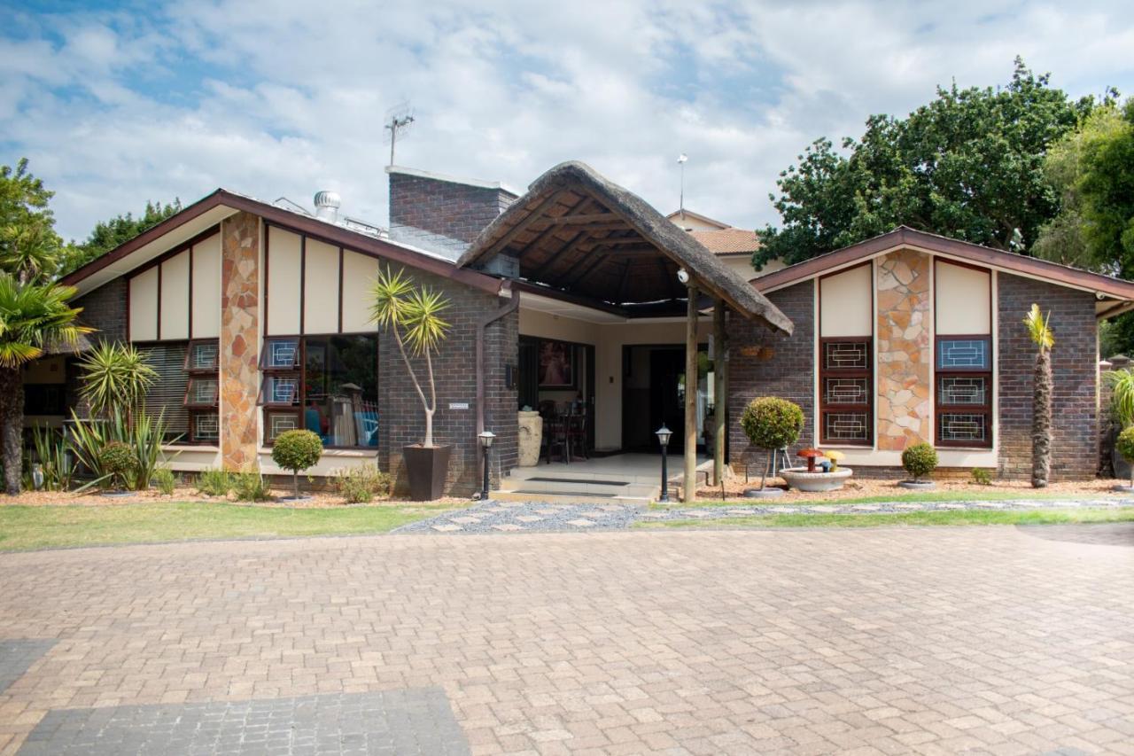 Balmoral Lodge Bellville Ngoại thất bức ảnh